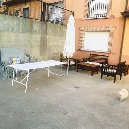 Vut La Taberna I Villa Poyales Del Hoyo Kültér fotó