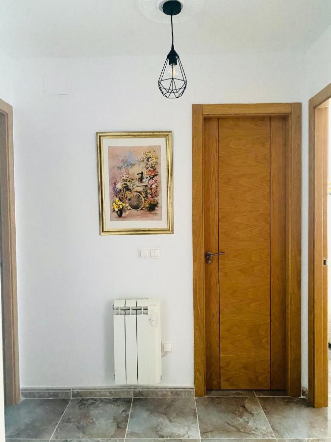 Vut La Taberna I Villa Poyales Del Hoyo Kültér fotó